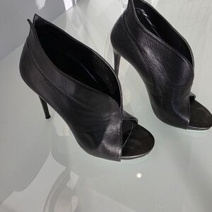 Chic Black Stiletto Heels